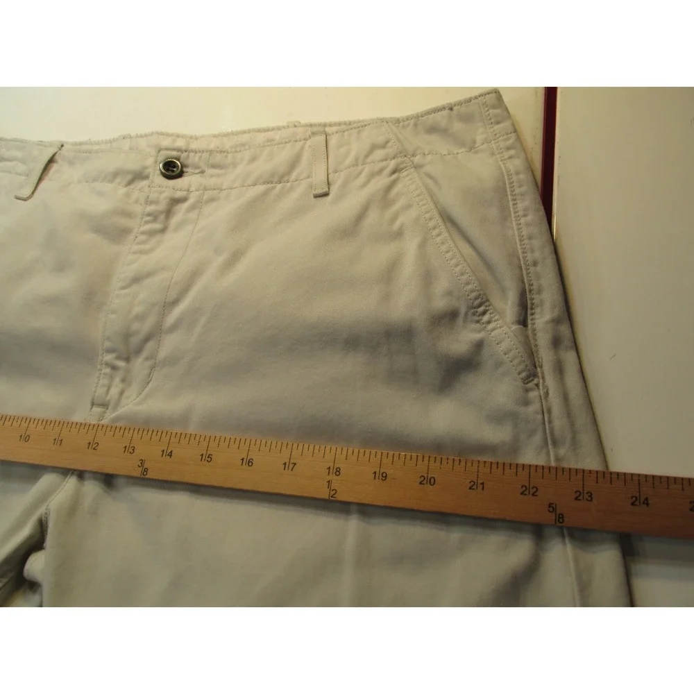Levi Strauss Men 36x32 White Khaki Chino Pants Flat Front Mid Rise Straight